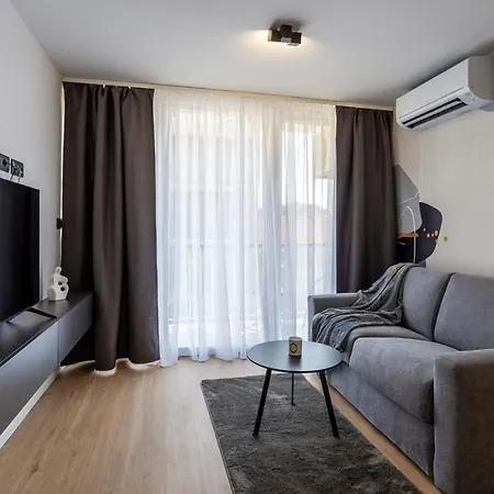 Izis Centar Pule Apartamento