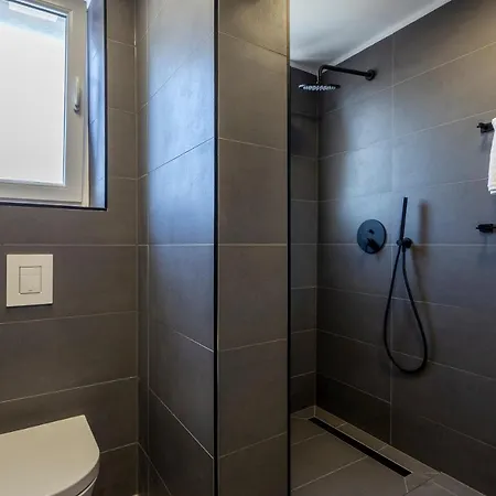 Izis Centar Pule Apartment