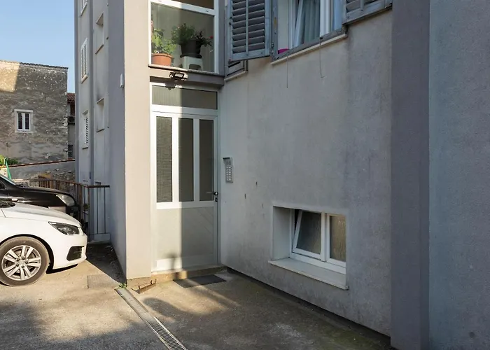 Izis Centar Pule * Pula